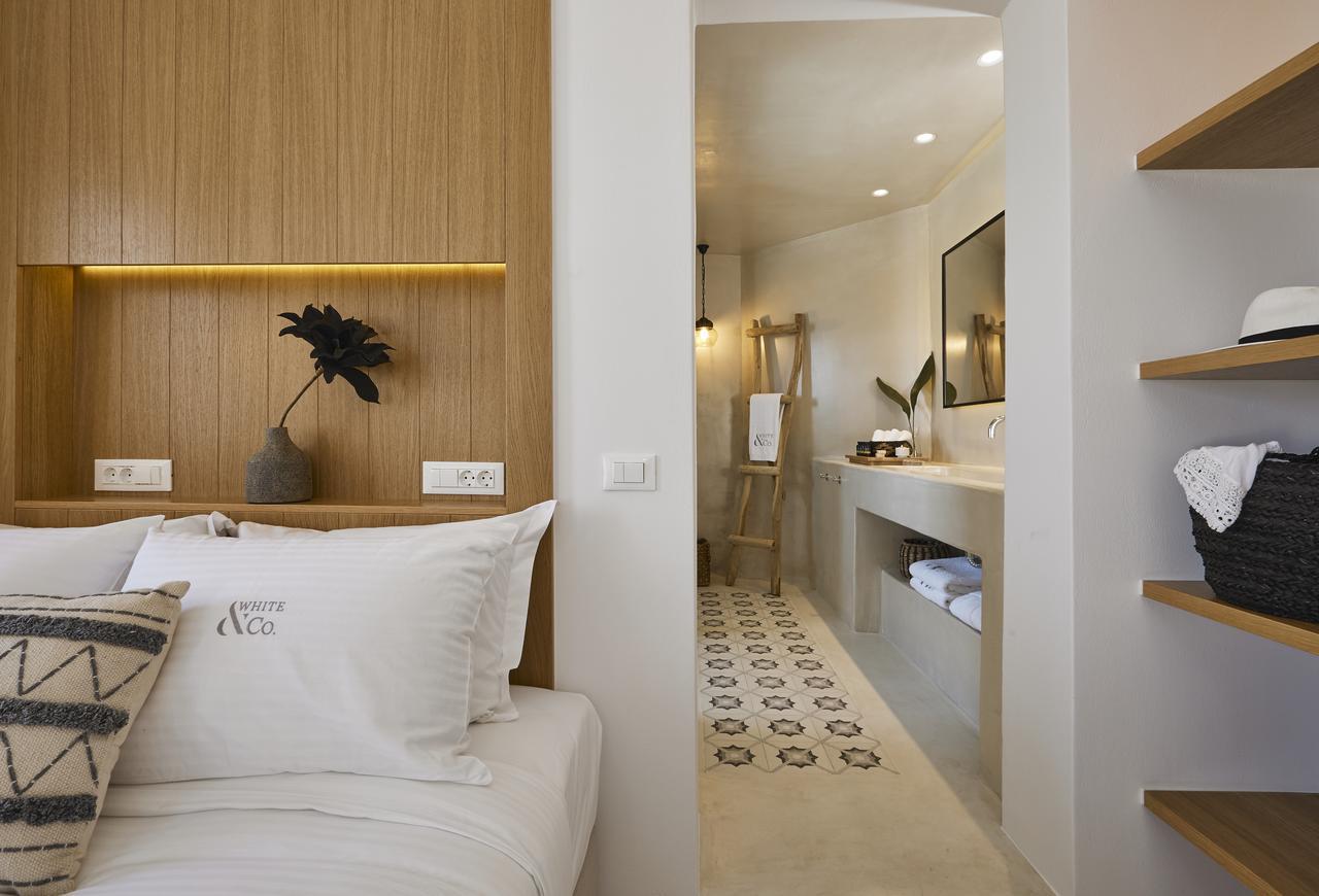 White & Co. La Torre Suites 피르고스 외부 사진